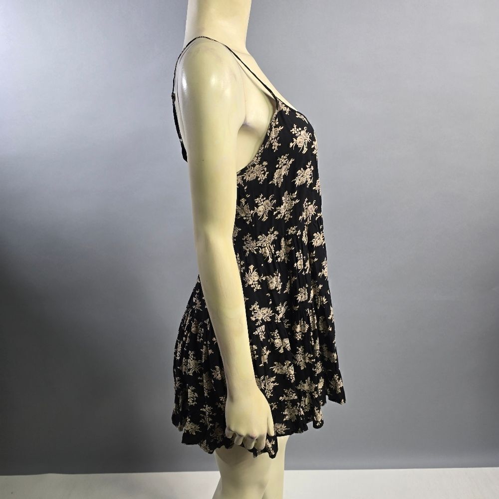 En creme small dress R8 - Picture 2 of 4